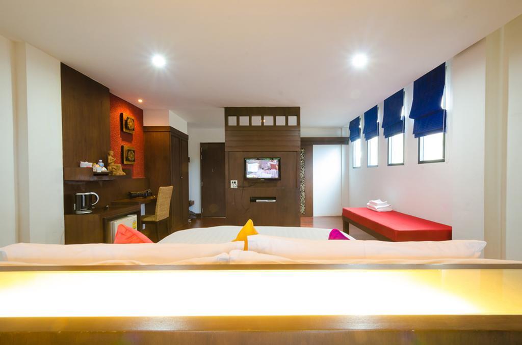 Nicha Suite Hua Hin Hotel Стая снимка